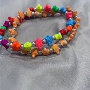 Set of 2 stretchy turtle bracelets
